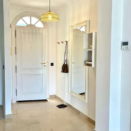 Aloha Gardens Rooftop Terrace Pools Views דירה