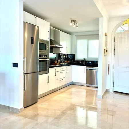 Aloha Gardens Rooftop Terrace Pools Views *